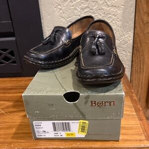 Born Women's Black Tassel Loafers sz 7